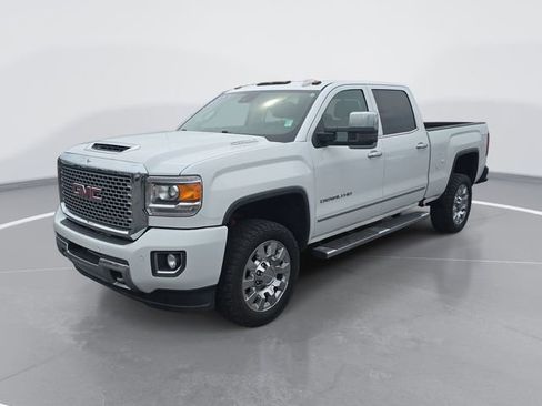 Used 2017 GMC Sierra 2500 Denali w/ Duramax Plus Package image 9