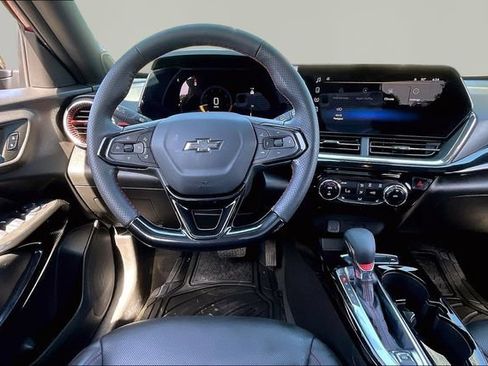 Used 2025 Chevrolet Trax RS w/ Driver Confidence Package FWD image 8