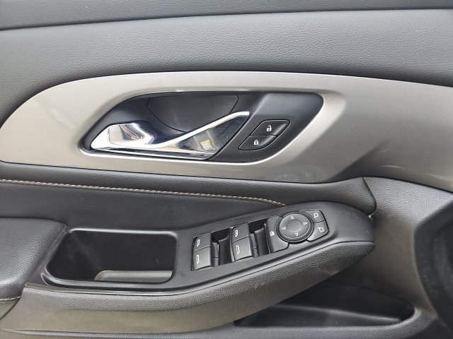 Used 2018 Chevrolet Traverse LT FWD image 29