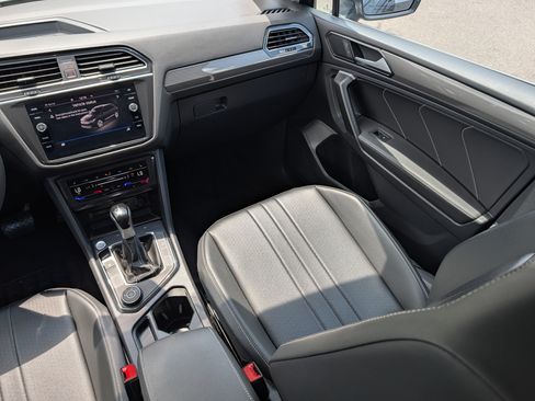 Certified 2024 Volkswagen Tiguan SE w/ MDO Package, Two-Row AWD/4WD image 11
