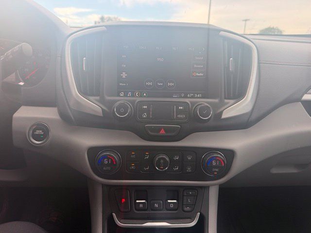 Used 2019 GMC Terrain SLT w/ Preferred Package AWD/4WD image 17