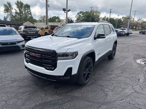 Used 2022 GMC Acadia SLE w/ Driver Convenience Package FWD image 3