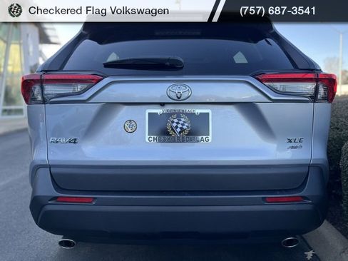 Used 2023 Toyota RAV4 XLE Premium image 11