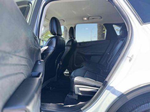 Used 2022 Ford Escape SE AWD/4WD image 5