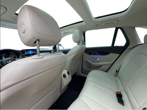 Used 2021 Mercedes-Benz GLC 300 image 23