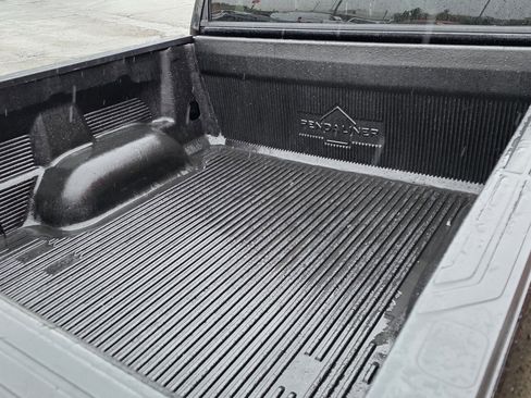 Used 2015 Toyota Tundra SR5 image 8