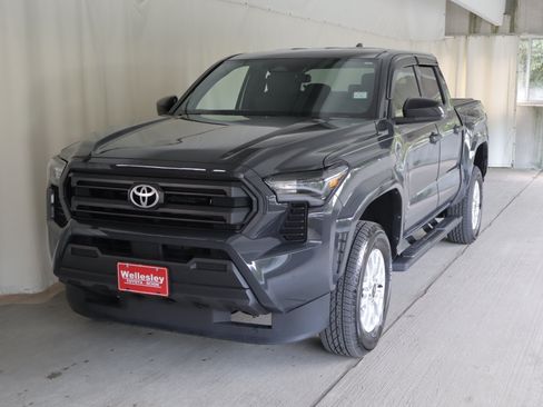 Used 2025 Toyota Tacoma SR AWD/4WD image 22