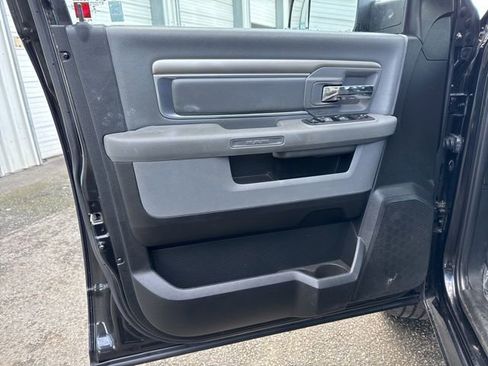 Used 2018 RAM 1500 Big Horn image 30