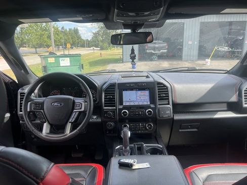 Used 2019 Ford F150 Lariat w/ Equipment Group 502A Luxury image 9