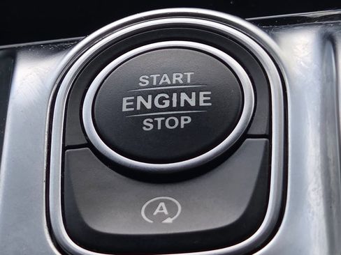 Used 2021 Mercedes-Benz GLB 250 4MATIC image 37