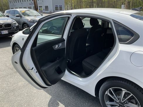 Used 2023 Kia Forte LXS FWD image 13