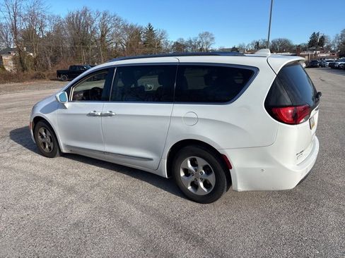 Certified 2017 Chrysler Pacifica Touring-L Plus w/ Advanced Safetytec Group image 5