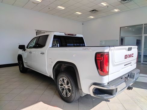 Used 2024 GMC Sierra 1500 SLT AWD/4WD image 4