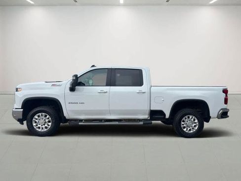 Used 2025 Chevrolet Silverado 2500 LT image 3
