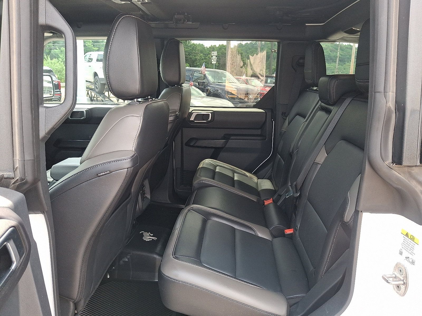 Used 2025 Ford Bronco Outer Banks w/ Sasquatch Package AWD/4WD image 10