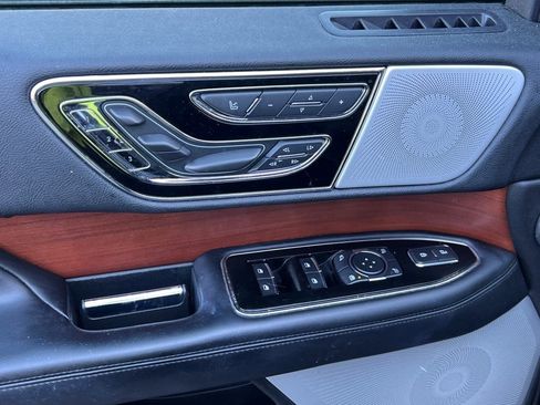 Used 2020 Lincoln Navigator Reserve w/ Luxury Package image 16