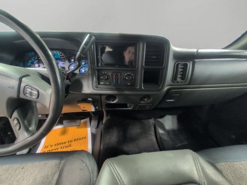 Used 2004 Chevrolet Silverado 2500 LS AWD/4WD image 11