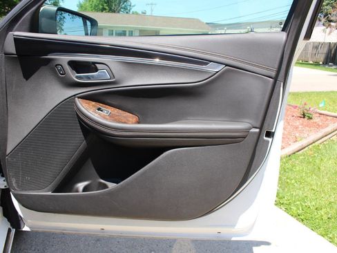 Used 2014 Chevrolet Impala LT w/ Convenience Package FWD image 35