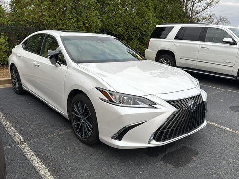Used 2022 Lexus ES 300h w/ Premium Package image 5