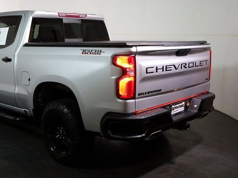 Used 2021 Chevrolet Silverado 1500 LT Trail Boss w/ Convenience Package II image 12