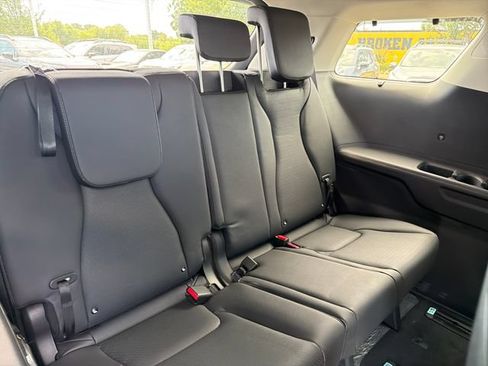 New 2027 Kia Carnival SX Prestige FWD image 24