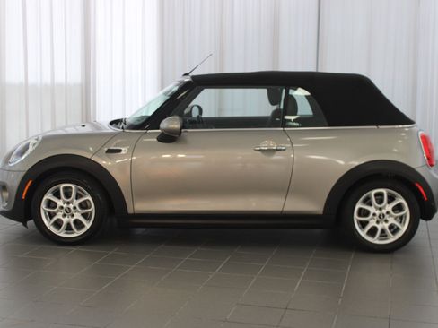 Used 2018 MINI Cooper Cooper image 2