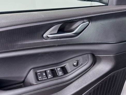 New 2025 Jeep Grand Cherokee L Laredo image 18