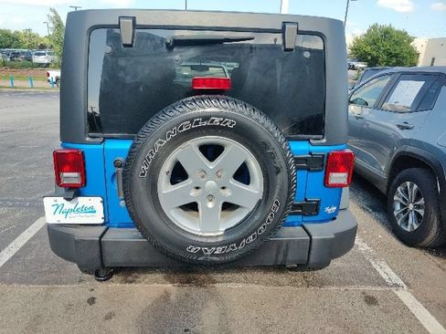 Used 2015 Jeep Wrangler Unlimited Sport w/ Quick Order Package 24S AWD/4WD image 13