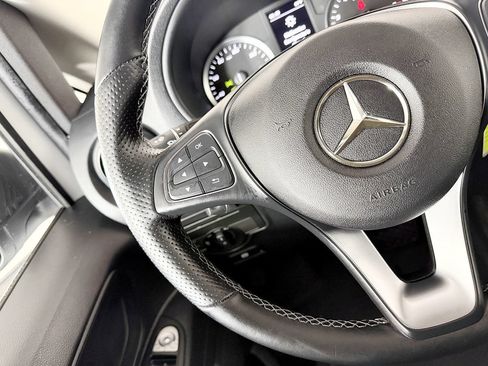 Used 2020 Mercedes-Benz Metris image 39