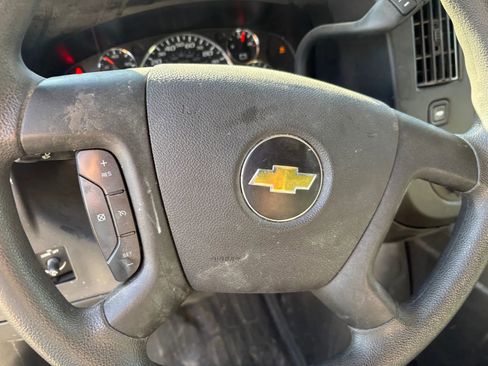 Used 2020 Chevrolet Express 2500 w/ Enhanced Convenience Package image 12