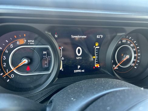 Used 2024 Jeep Wrangler Unlimited Rubicon AWD/4WD image 14
