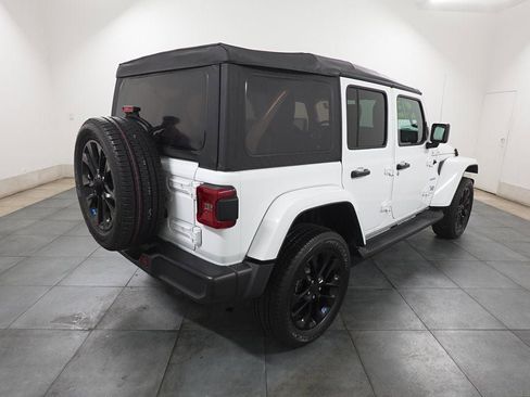 Used 2023 Jeep Wrangler Unlimited Sahara image 5