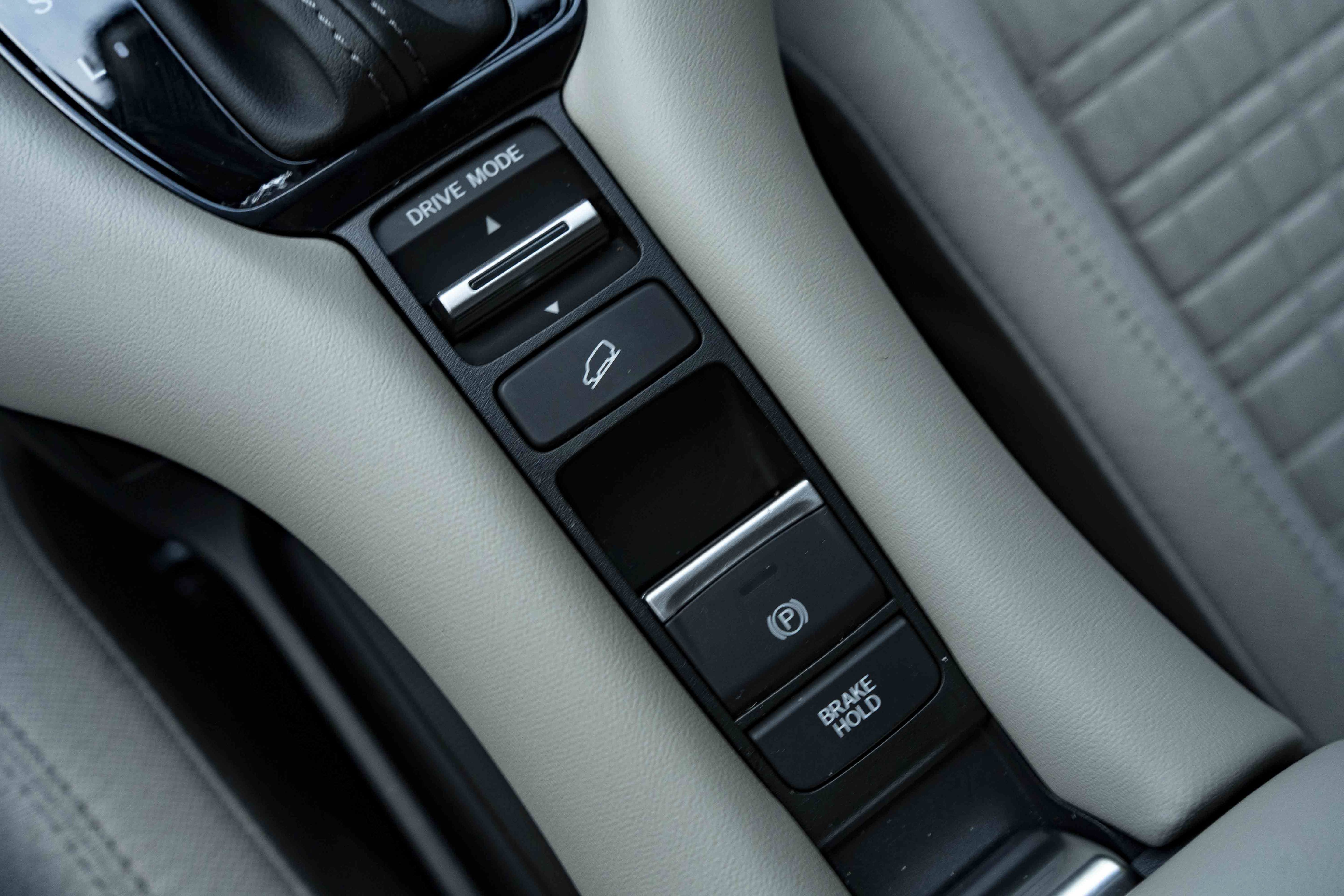 Used 2027 Honda HR-V LX image 28