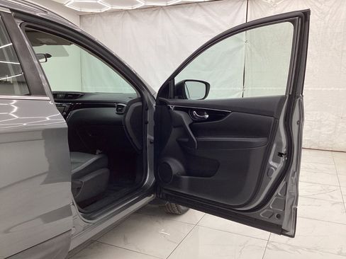 Used 2018 Nissan Rogue Sport SL image 17