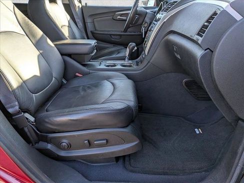 Used 2012 Chevrolet Traverse LT image 21