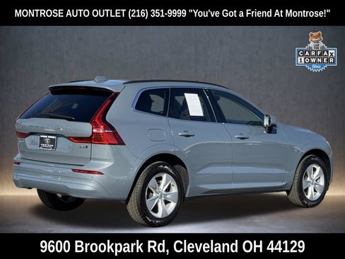 Used 2022 Volvo XC60 B5 Momentum image 4