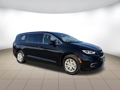 Used 2024 Chrysler Pacifica Touring-L