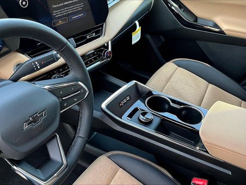 New 2026 Chevrolet Equinox ACTIV w/ Convenience Package III AWD/4WD image 8