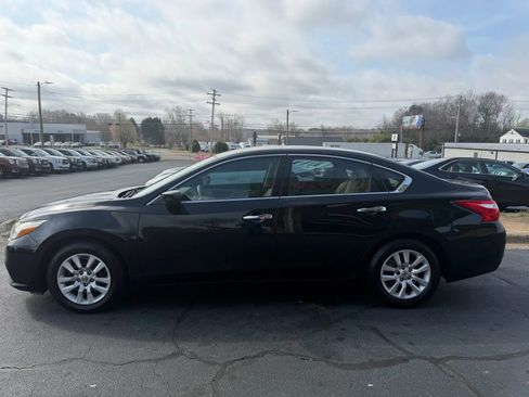 Used 2016 Nissan Altima 2.5 S w/ Power Driver Seat Package image 4