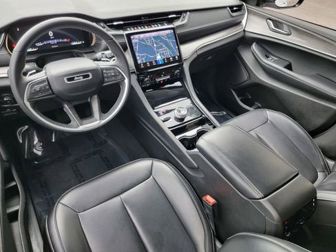 Certified 2023 Jeep Grand Cherokee L Limited AWD/4WD image 39
