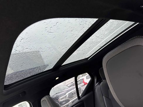 Certified 2023 Volvo XC40 Recharge Plus image 23