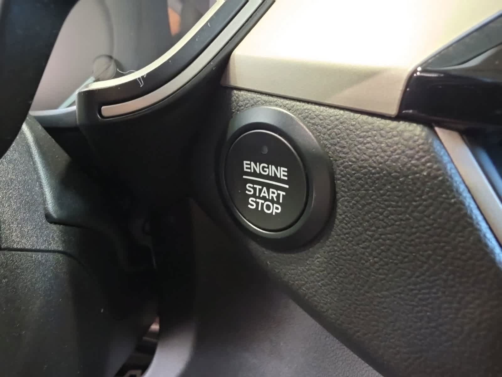 Used 2020 Ford Escape SE AWD/4WD image 25