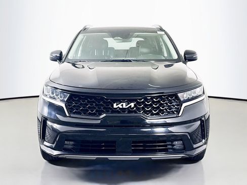 Used 2022 Kia Sorento EX w/ Panoramic Sunroof Package image 2