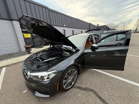 Used 2020 BMW 540i xDrive w/ M Sport Package image 37