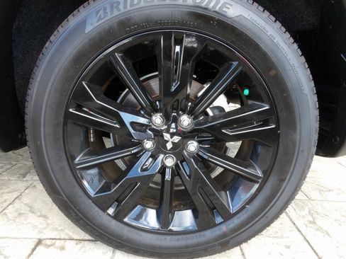 New 2024 Mitsubishi Eclipse Cross LE image 11