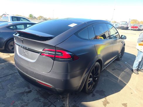 Used 2020 Tesla Model X Long Range image 4