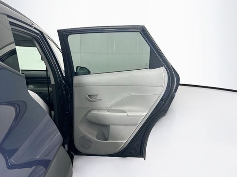 Used 2025 Hyundai Kona SEL FWD image 30