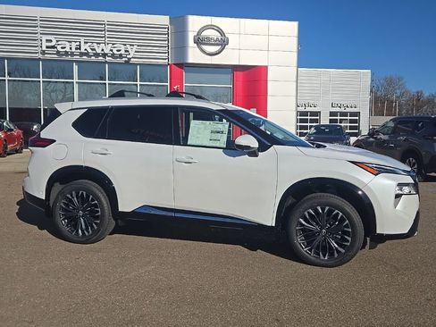 New 2026 Nissan Rogue Platinum w/ Platinum Premium Package image 9