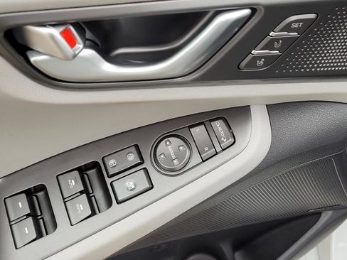 Used 2020 Hyundai Ioniq Limited image 20