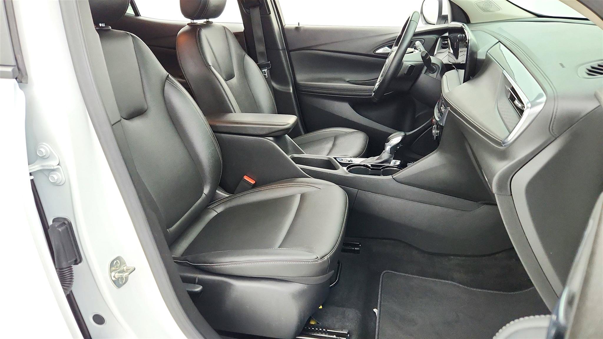 Used 2024 Buick Encore GX Sport Touring AWD/4WD image 40